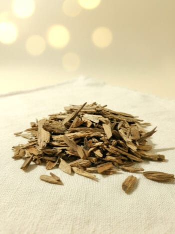 Oud buhuru, doğal öd ağacı tütsüsü parçaları